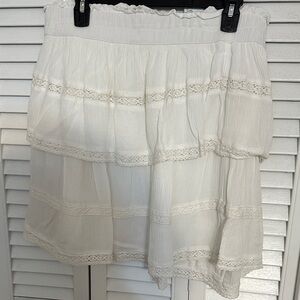 Crown & Ivy White Tiered Mini Skirt